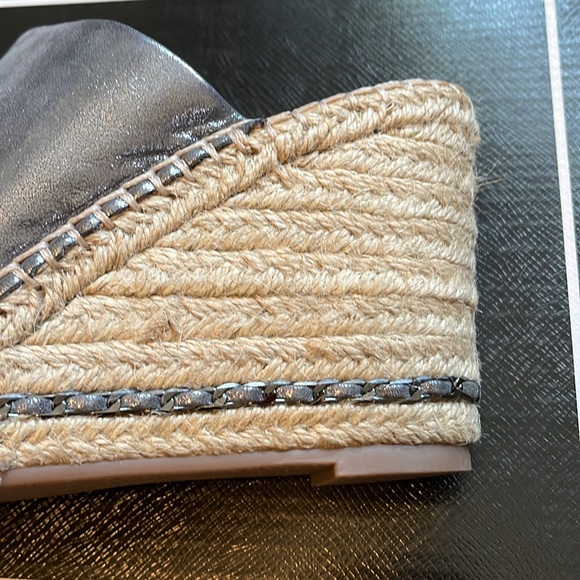 Karl Lagerfeld Paris Women's Carina Wedge Sandal size 7.5 new in box. - Picture 4 of 7